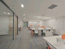 东二环朝阳门地铁丰联广场620平精装全套家具随时入住特价出租