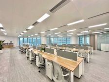 体育中心 林和西地铁口 精装修带家具 三面采光 视野好无遮挡