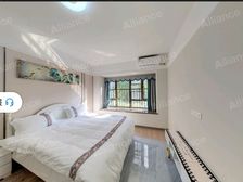 全新装修,带三个露台,出门就是小学