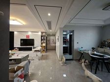 西亚丽宝旁全新装修带中央空调拎包入住