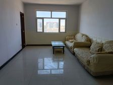 邻四中,电梯房两室。南北售76万带地下室,随时看房。