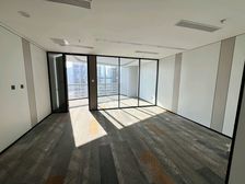 东三环地飚建筑呼家楼地铁嘉盛中心100平精装全套家具