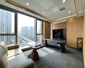 真实图片和价格 精装现房 户型方正 产权清晰 可以自用
