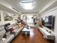 新挂 豪华新装修 黄金楼层 家电家具全送 近步行街