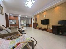 荣欣锦城 138平三房两厅两卫 证满32W