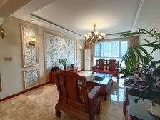 急售大成门豪装耳朵户型3室2卫带车位小棚