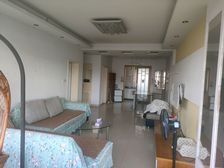 此房户型手续齐全,格局好,采光好,无遮挡,出行方便