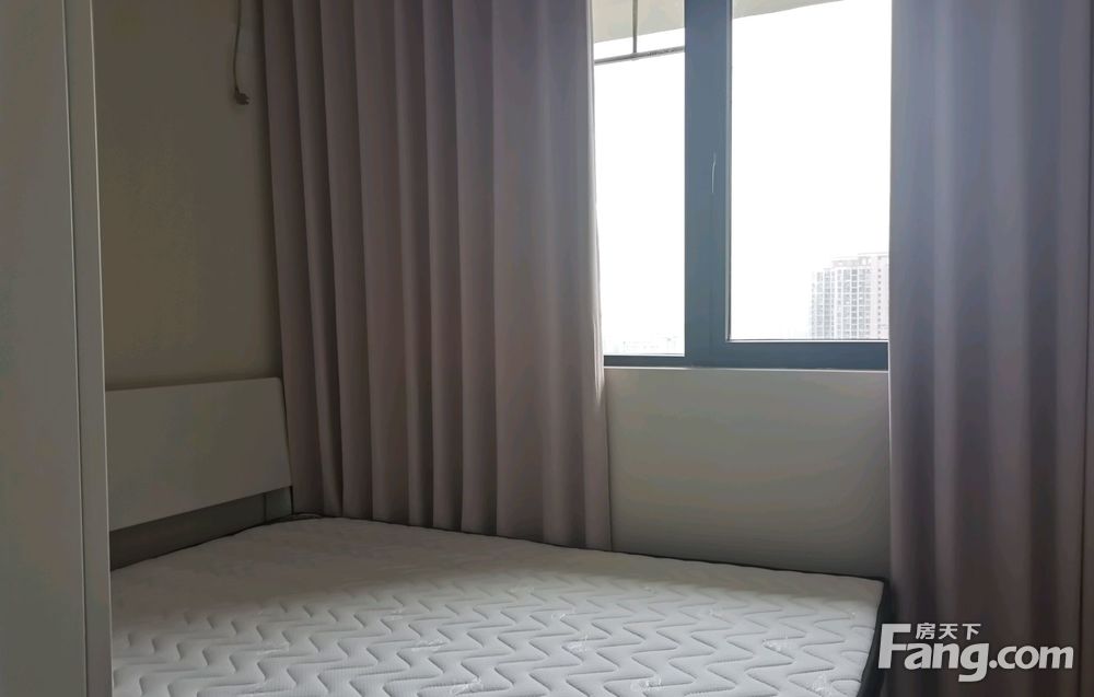 沙坪坝杨公桥中医院旁 次新小区精装两房 首次出租