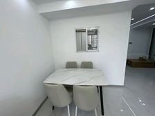 精装修2房,出门就是学校