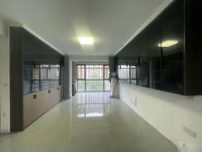 房东精装修,送地下车位,小区前排采光无遮挡