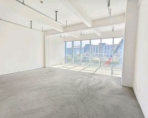 带花园平台 户型方正 通上下水 商业产权 面积可以组合