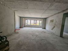 一楼底复,实用面积大,有300多平