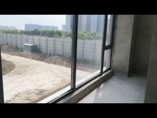 整体大落地窗,超大阳台,客厅,采光好