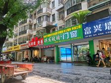 环城西二路临街大开间双门头旺铺86.53平170万