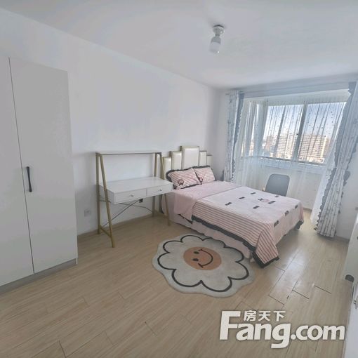  �׷����һ��,����ʵ��������Ͻ���С���ſڲ��г���˳Է����� 