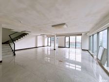 绿地中央广场128平使用面积200平租7500元