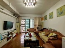 近仓六小:江南名城层高3.3米,电梯四房,电梯高层,端头户型