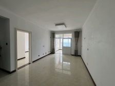 太阳城四期,91平,两室,小高层次顶层17楼,老证49万