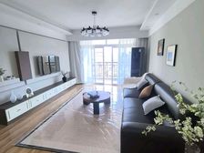 圣天湖大气三房双卫!高配软装升级拎包入住即可!