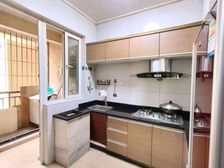 小区环境优美,出行方便