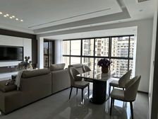 业主急售,小洋楼大平层2梯4户全新精装修送一个车位价格可以谈