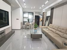 吾悦广场附近,商圈中心,华冠城精装修,三房两厅两卫