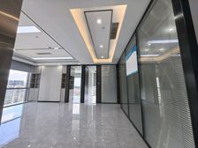 东江之星边位162方3+1格局双面采光,装修精致,很不错的房