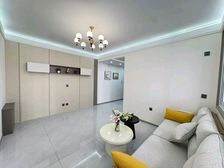 十一中 米兰阳光 92平 三居室 精装 带家具 老证