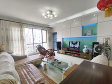 业主自住 总高10楼,一梯两户,房子在7楼,诚心急售