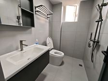 全新精装洋房,一梯两户,带车位一个