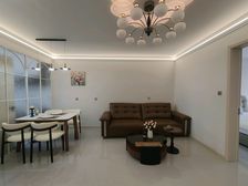 开发区万达商圈|99平三室精装|周边书包配套齐全