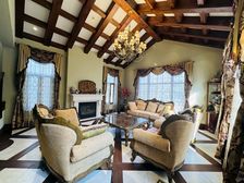 古北佘山国际别墅,花园1800平,东临河, 主降800万出售