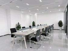 官渡区繁华商圈海乐世界丨电梯口306平带办公家具丨拎包入住