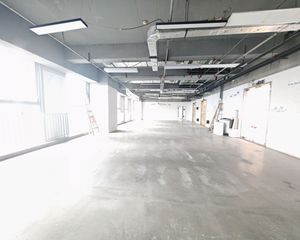 火车北站单价5200 电梯口 双面采光户型方正