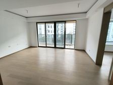 湖滨壹号 精装洋房 90平米三房!