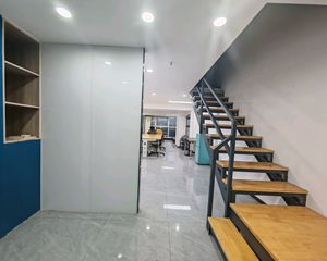 临河 户型方正 5米层高已搭建 可自用 拎包入住