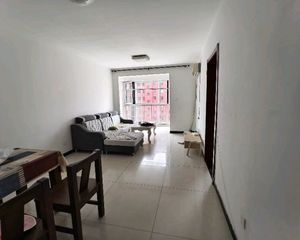 银河颐园低楼层全阳两居。有钥匙随时看。