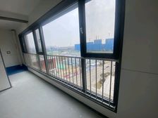 南环高端 带车位! 山河玺院 南北通透,大落地窗通阳台