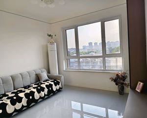 德贤华府108平三室两厅两卫南北通透,户型方正出入方便可看房