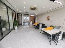 阳光金融大厦,双面采光西南朝向,精装修带办公用具3加1格局