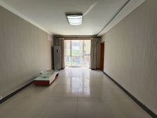 岸芷庭蓝一区 带电梯一楼 137平三室 老证带小房