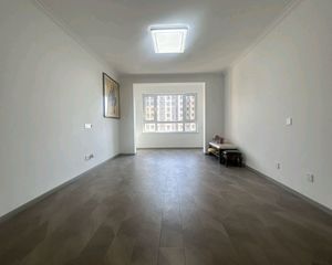 丹凤公园|银河路 新世界家园二区 改善大三居 电梯房