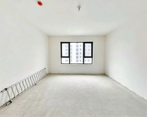 艺术大道旁|中交泰合郡 电梯中层 客厅双卧朝南 通透毛坯