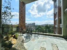 景湖蓝郡,中间楼层复式大四房,带露台,视野开阔,位置安静