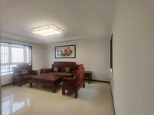 市中心休闲广场中央花园5000多一平3室2厅2卫老证南北通透