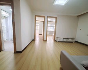 火车站汽车站附近,实验小学六中书包,一楼,三室老证38.8万
