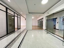 精装修办公室5加1格间出租,配置空调家私,办公桌椅齐全近地铁