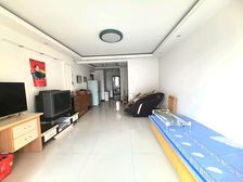 三中六小旁,电梯八层89.16平二室主卧客厅朝南,99万,