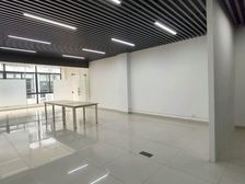京溪梅花园附近精装修122平,带空调配置办公桌椅,免租期超长