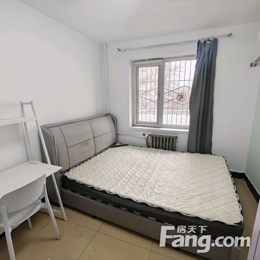 ������С���ܲ�����Ԫ������������Է���Գ��� ��ȫŮ������ 
